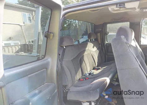 2002 GMC Sierra 2500Hd Sle из США, поврежденный, VIN 1GTHC29G62E304008